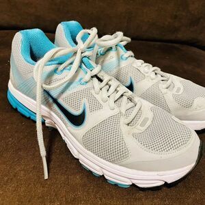 Excellent NIKE Structure 15 Running Shoes Womens 9.5 US 41 EUR Light Grey Turq.